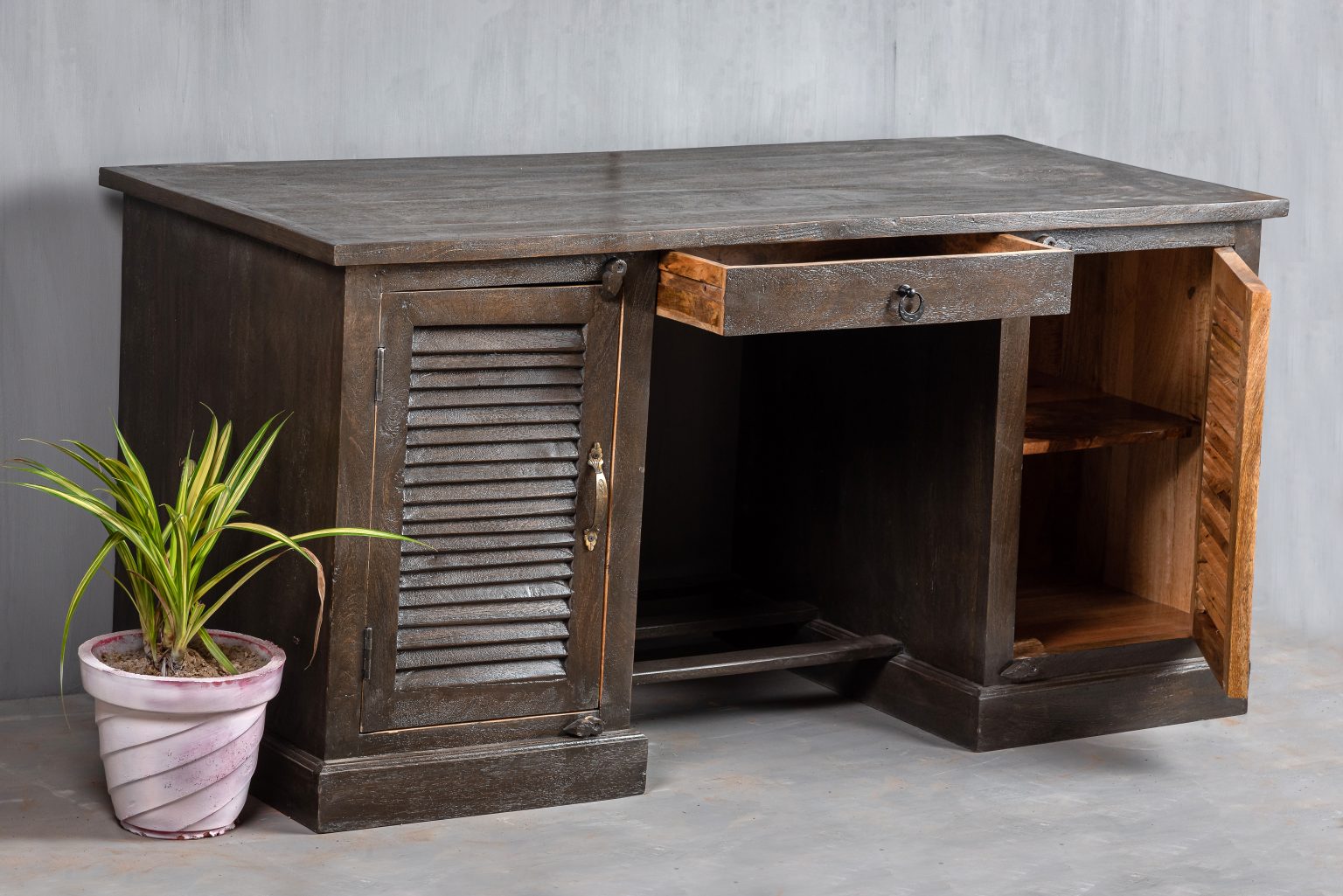 Study Table Shutter Ideas SHUTTER STUDY DESK - Chisel and Log