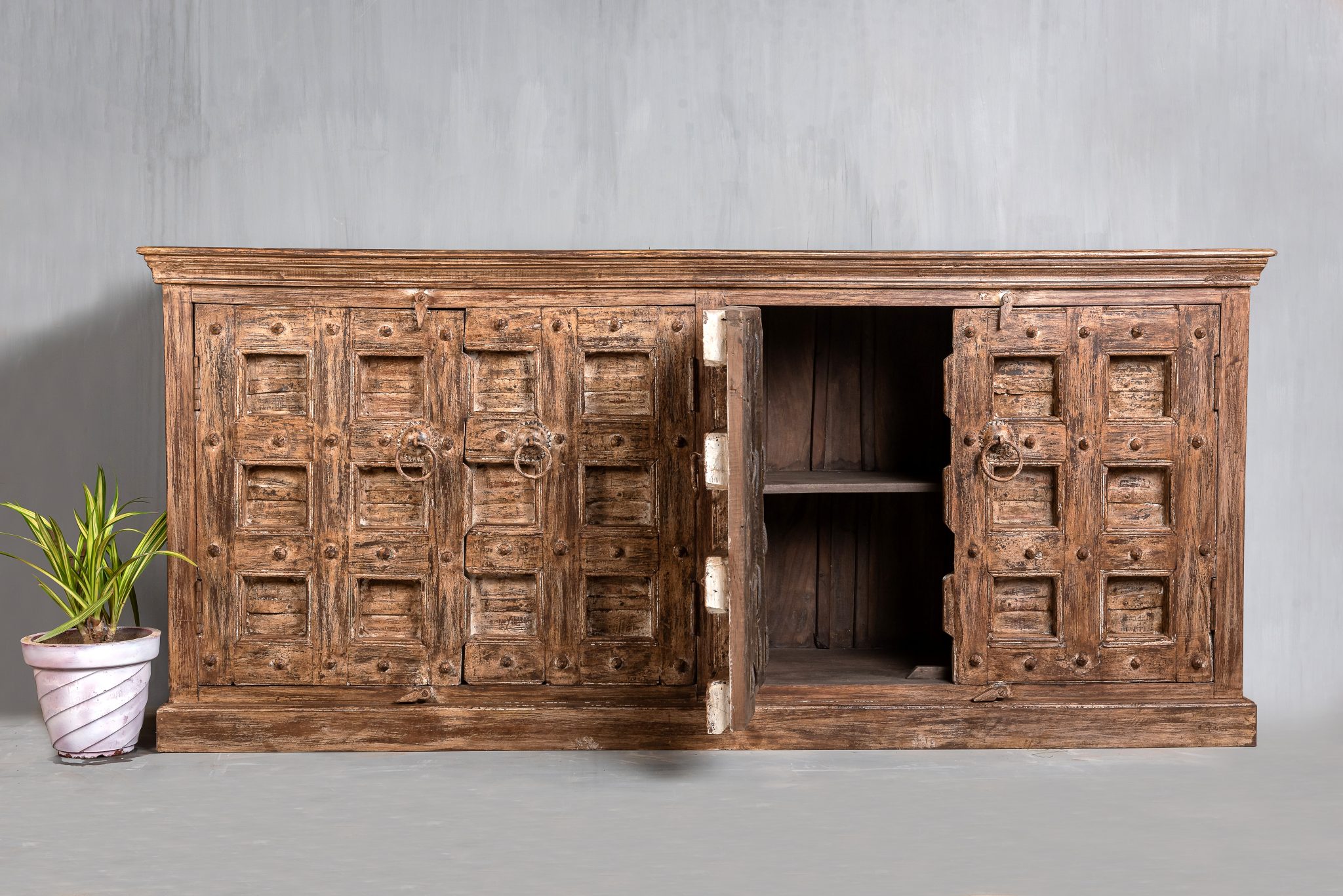 VINTAGE INDIAN SIDEBOARD Chisel and Log