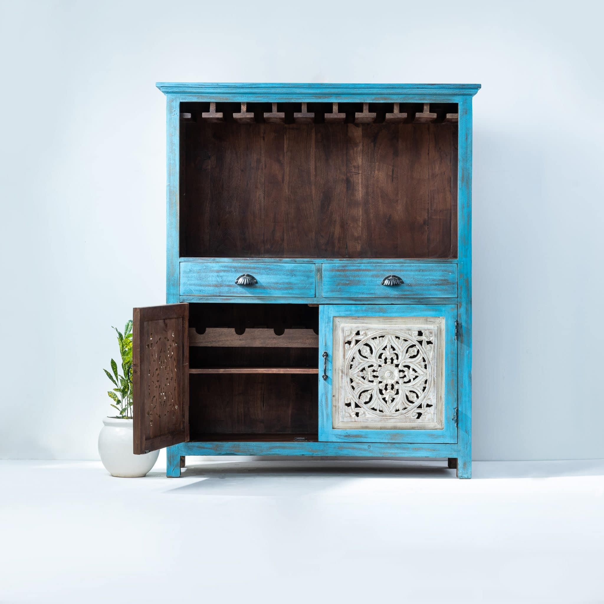 Blue Bar Chisel and Log