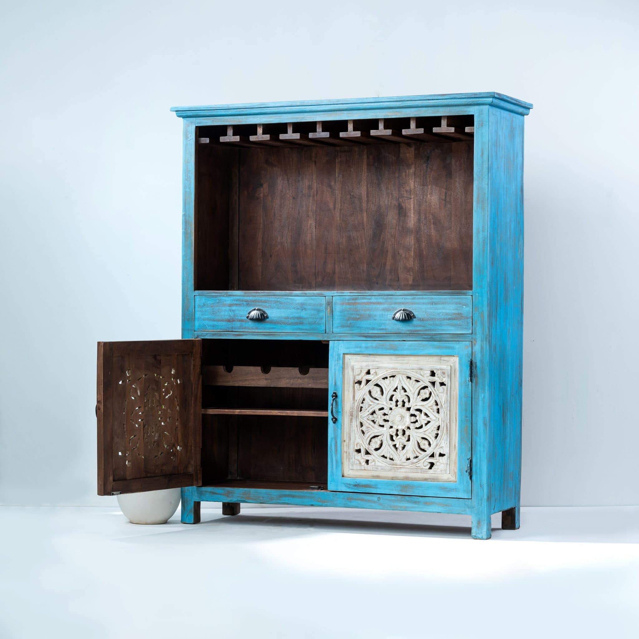 Blue Bar Chisel and Log