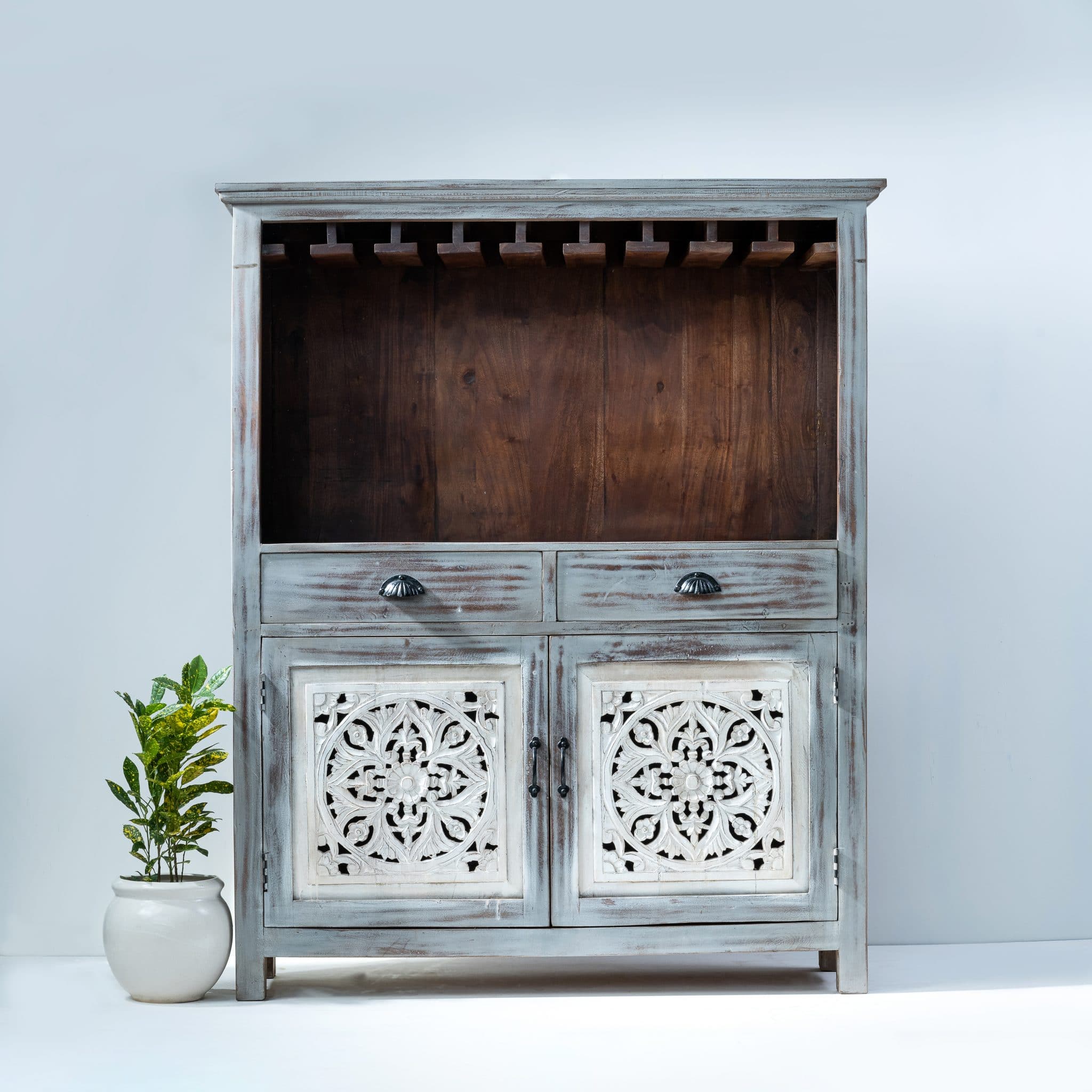 Grey Bar Chisel and Log