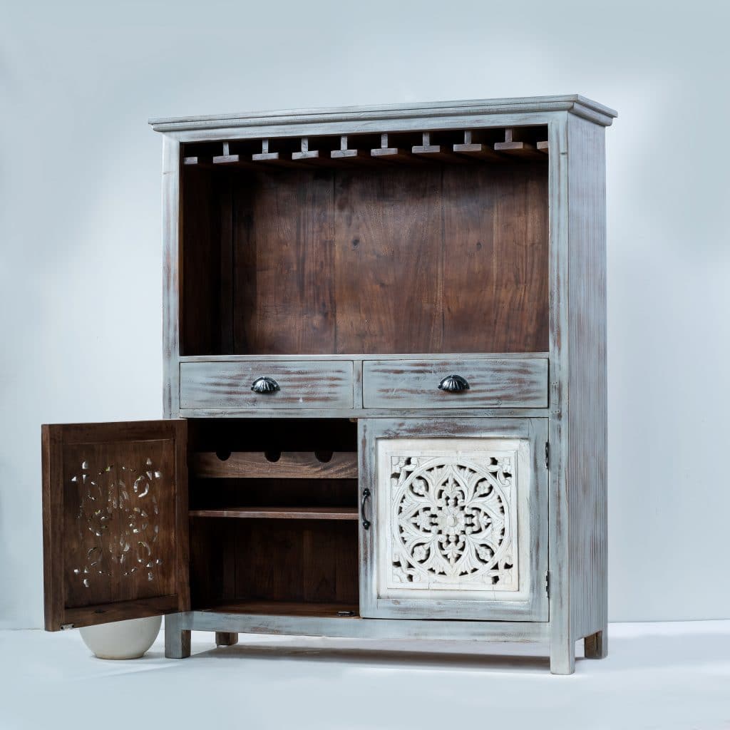 Grey Bar Chisel and Log